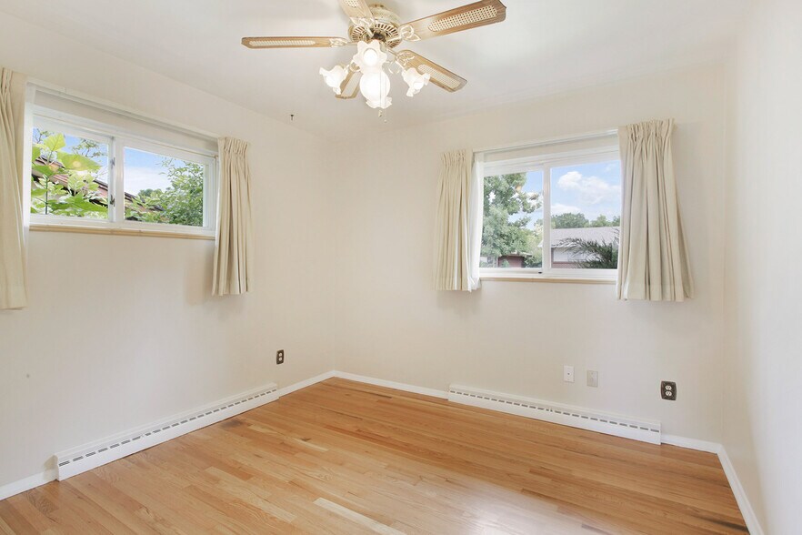 Building Photo - 6741 E La Salle Pl