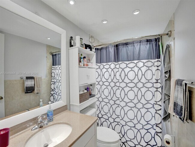 Building Photo - 2651 S Course Dr