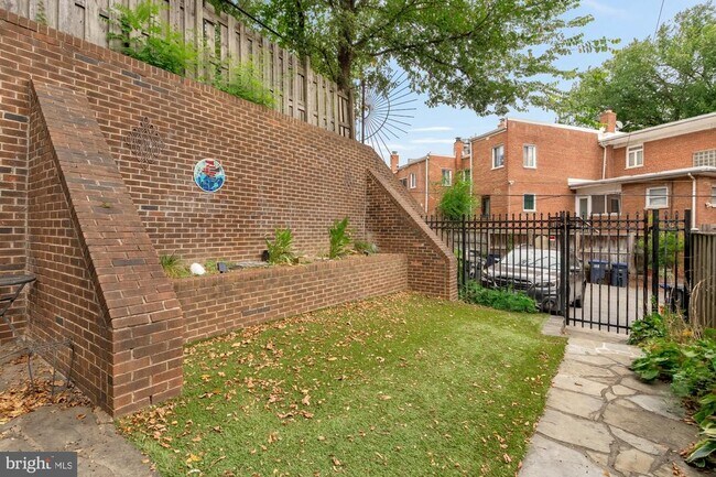 Building Photo - 4017 16th St NW