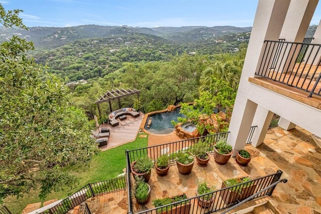 Building Photo - 1710 Mt Larson Rd