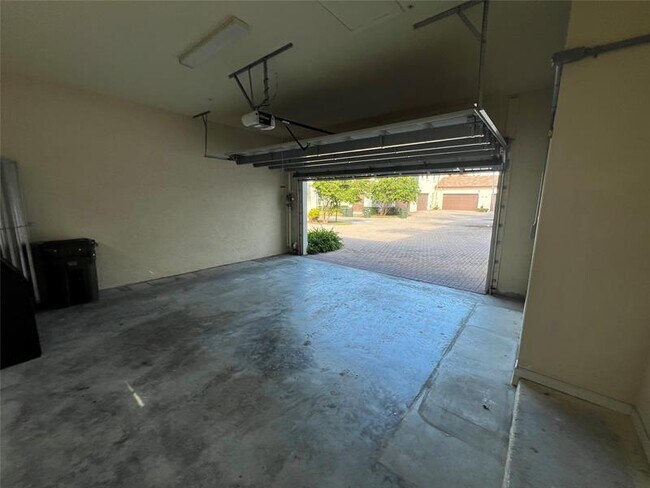 Building Photo - 4744 Monarch Way