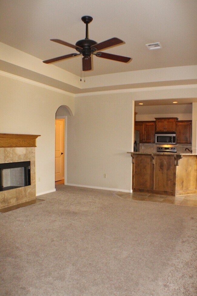 Building Photo - Bixby home available now!