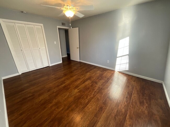 Building Photo - 3830 Country Club Rd