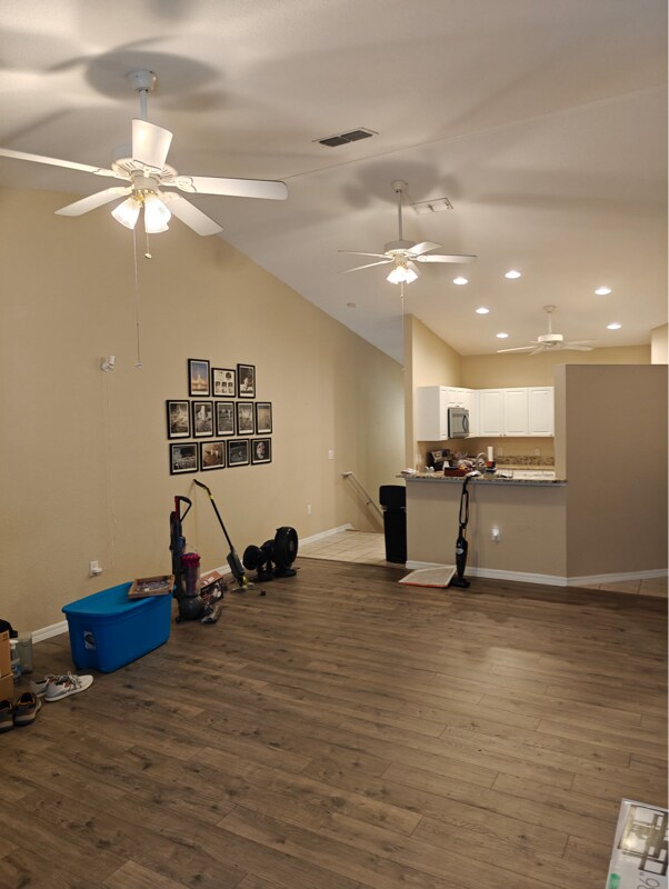 Building Photo - 5446 Admiral Way