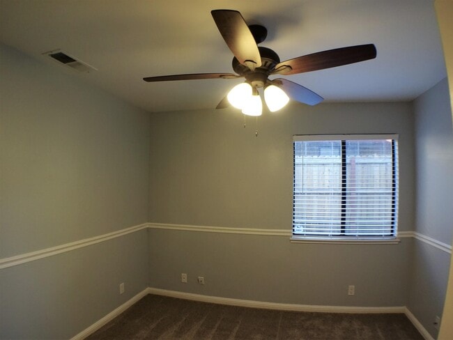 Building Photo - 3008 California Park Dr