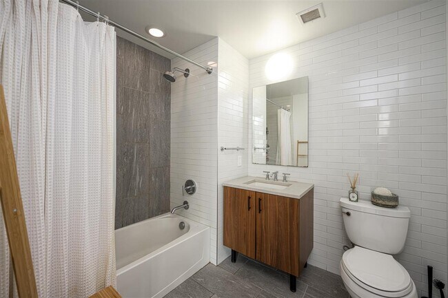 Building Photo - 10 Provost St