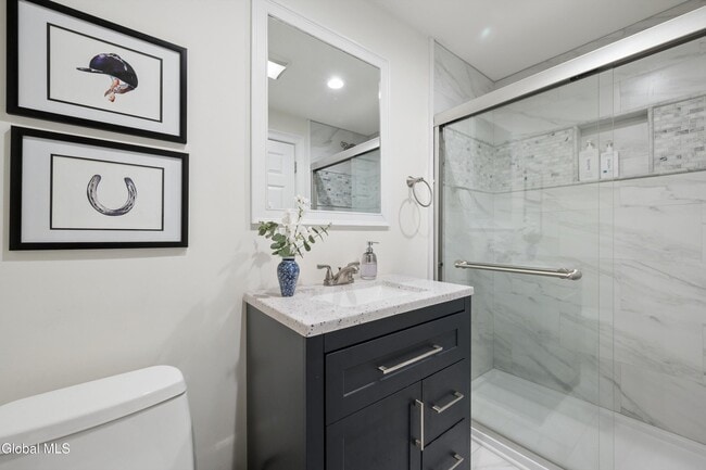 Building Photo - 425 Broadway