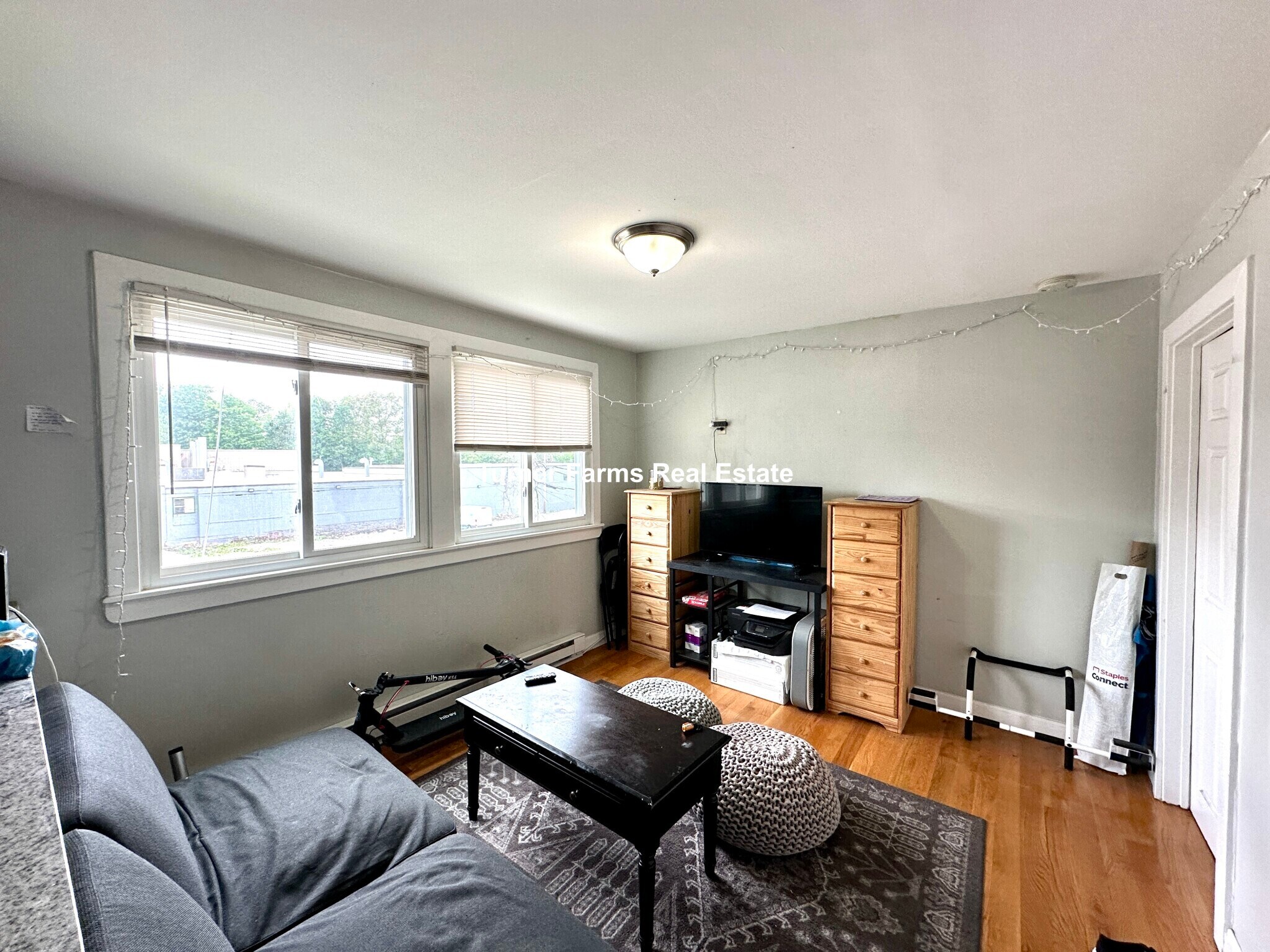 Building Photo - 94 E Cottage St