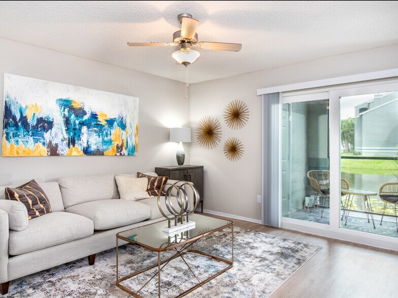 Vantage on Hillsborough Apartments 5307 Reflections Club Dr Tampa FL