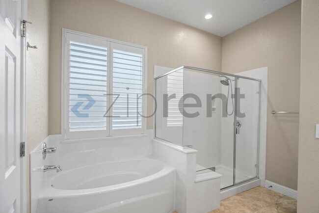 Building Photo - 1491 Maehl Dr