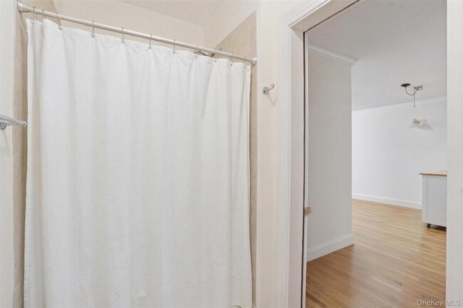 Building Photo - 106 Newport Bridge Rd