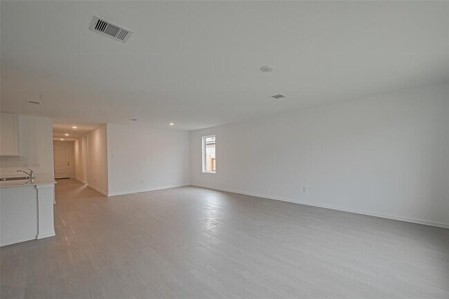 Building Photo - 28930 Rustic Windmill Wy