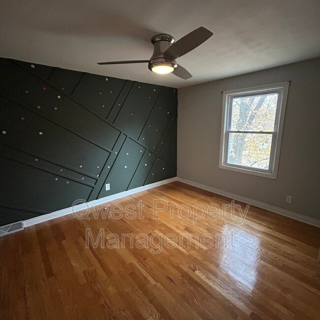 Building Photo - 1532 Sylvan Ave SE