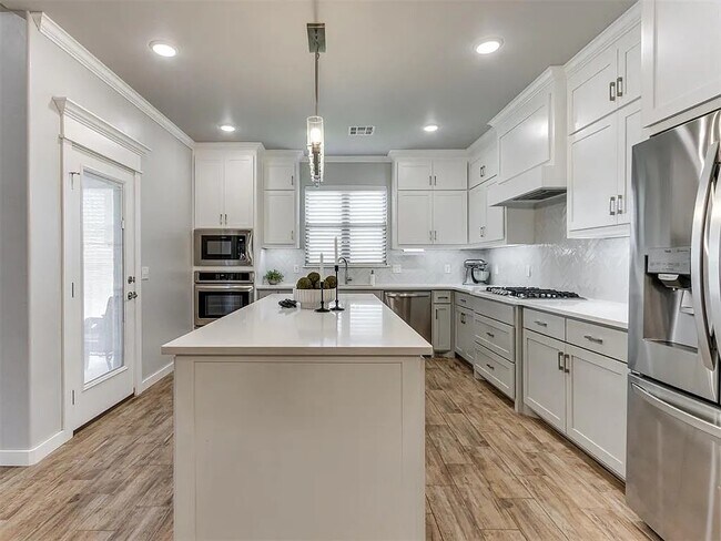 Building Photo - 1391 Hickory Trl