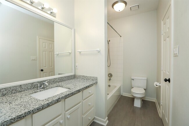 Building Photo - 24603 Haigshire Dr