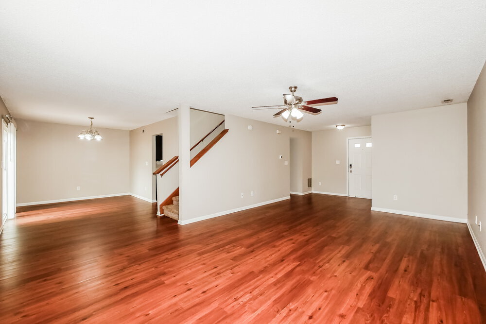 Building Photo - 707 Deer Trail Dr