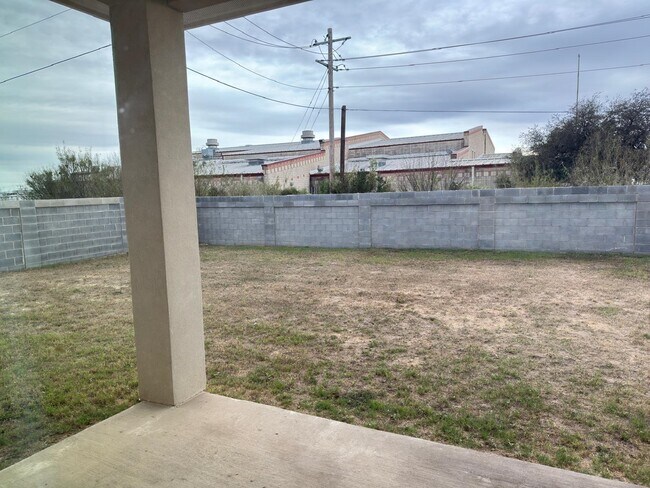 Building Photo - 6002 Amir Dr