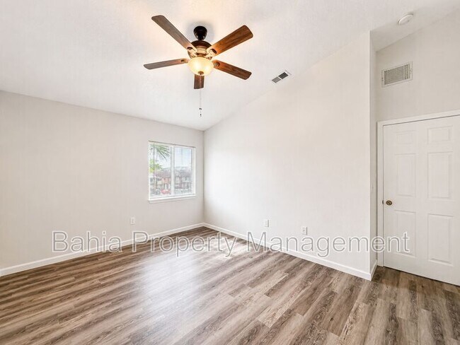 Building Photo - 5214 Via Hacienda Cir