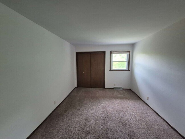Building Photo - 21225 Mary Lynn Dr