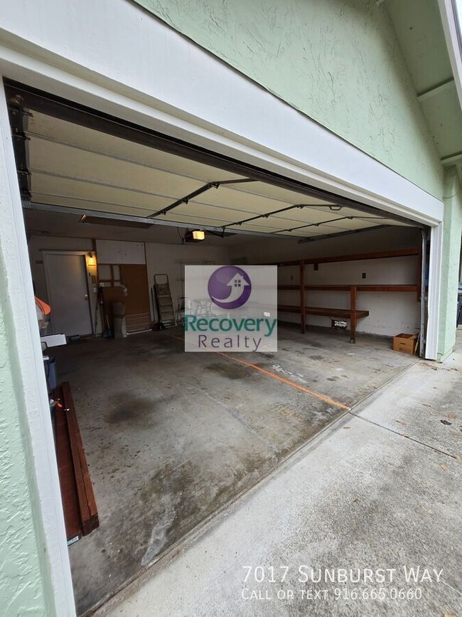 Building Photo - 7017 Sunburst Way