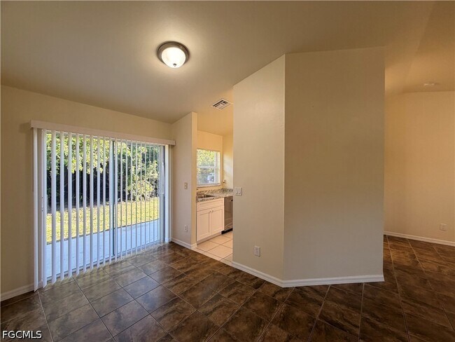 Building Photo - 762 Gallo Ave S