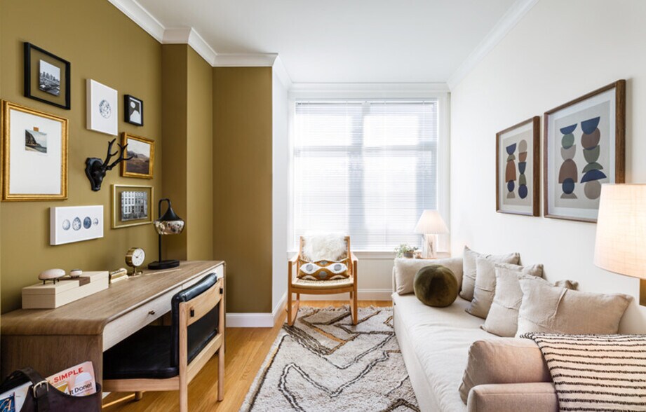 Building Photo - 204 Sherman Rd