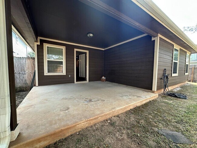 Building Photo - 13400 Night Heron Dr