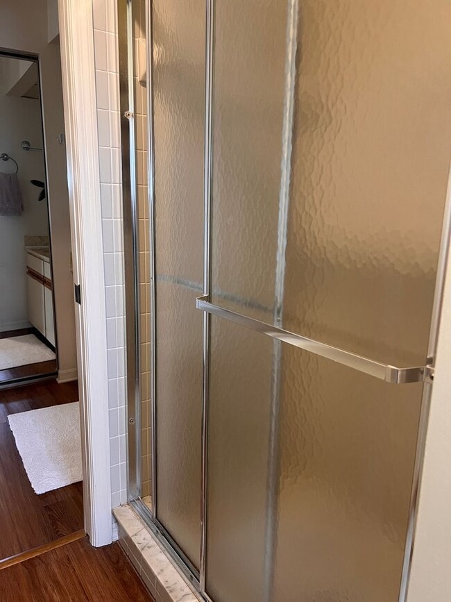 Building Photo - NEWLY LISTED 2BD/2BA/2CG Villa