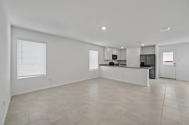 Building Photo - 1628 Dora Dr