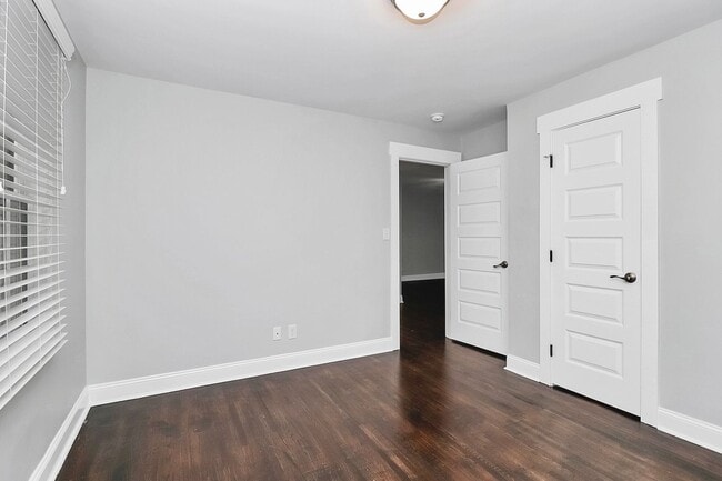 Building Photo - Rent Special on Beautifully Renovated Apartment in Wilmore!