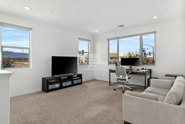 Building Photo - 3657 Bearberry Ave