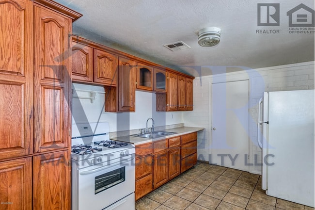 Building Photo - 3Bed/1Bath Home at 67th Ave/Indian School!...