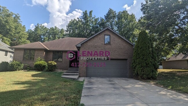 Building Photo - Beautiful and Spacious 3 Bedroom House!