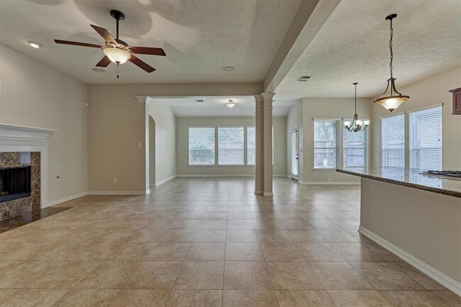 Building Photo - 6 Jester Oaks Pl