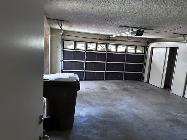 Building Photo - Condo