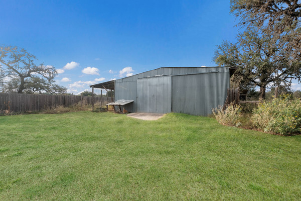 Building Photo - 200 Blue Bonnet Dr