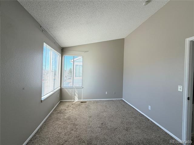 Building Photo - 862 Summer Dr