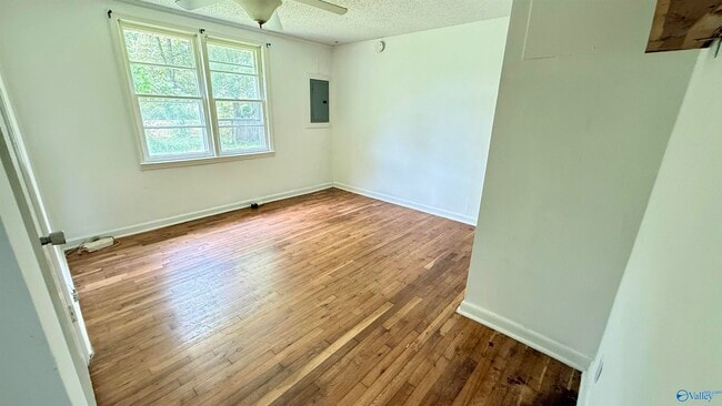 Building Photo - 118 Brockway Ave