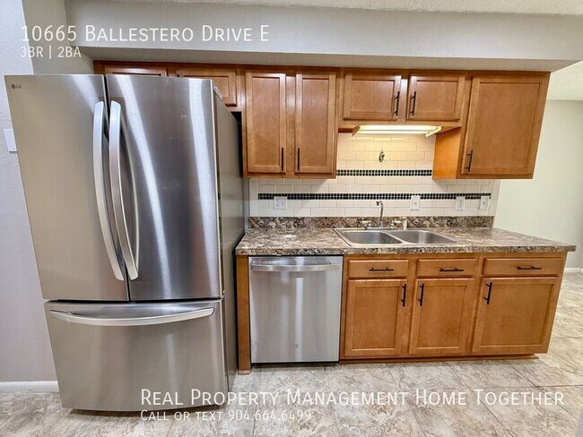 Building Photo - 10665 Ballestero Dr E