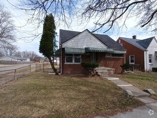 Building Photo - 3 bedroom/1 bath brick bungalow on East Si...