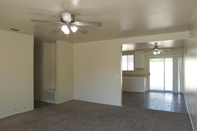 Building Photo - 52601 Avenida Navarro