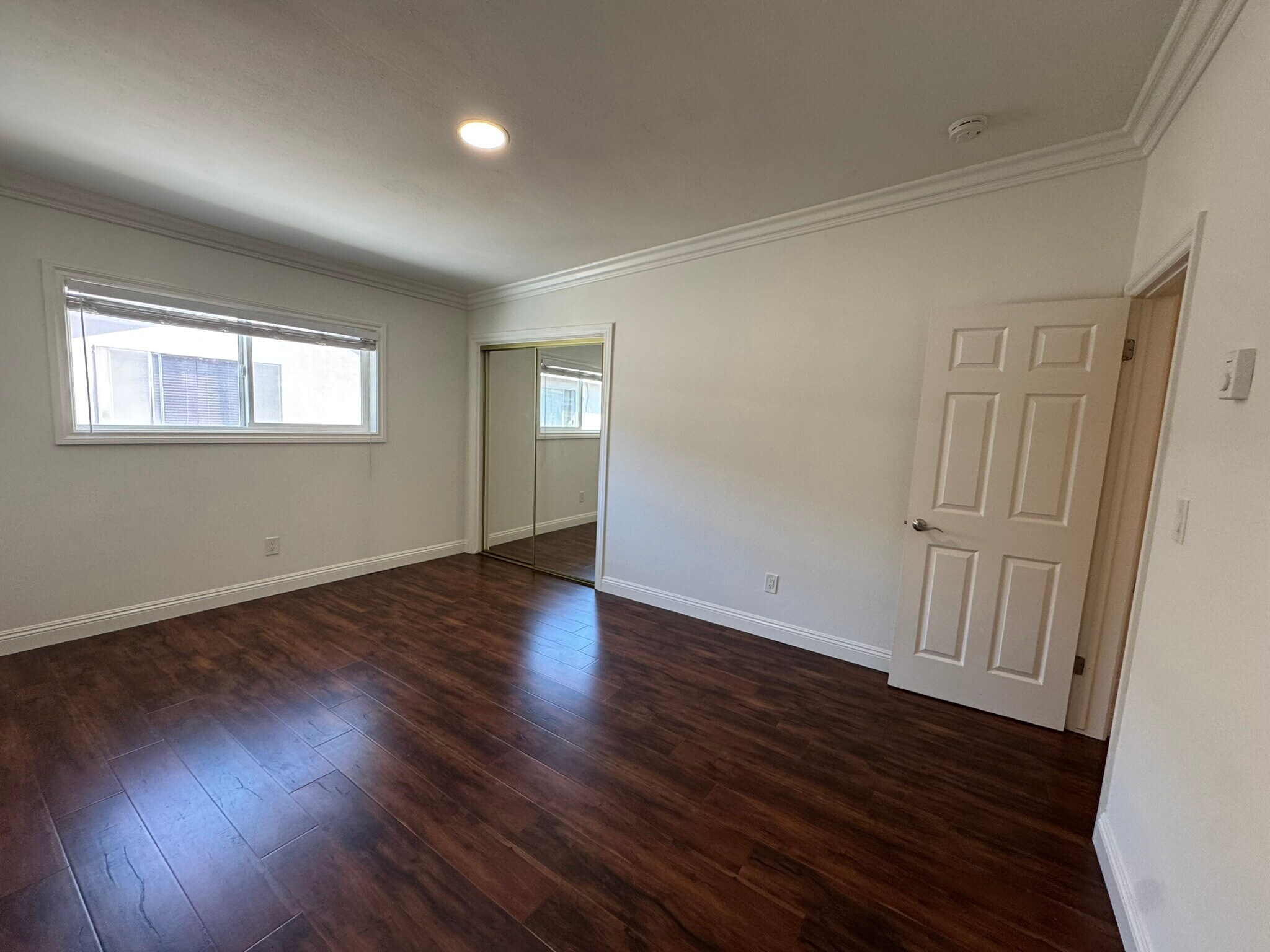 Building Photo - 2203 Voorhees Ave