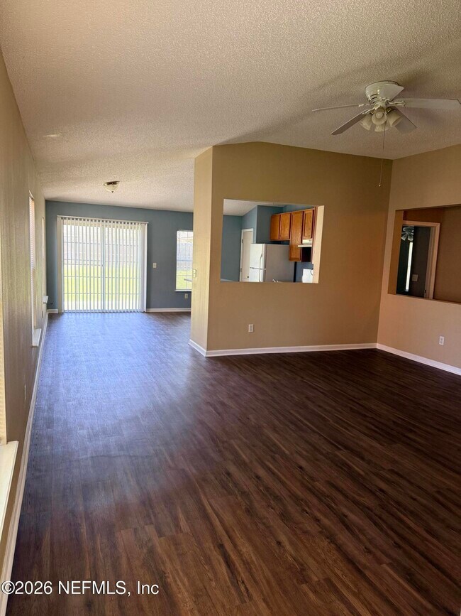 Building Photo - 1432 Heather Ct