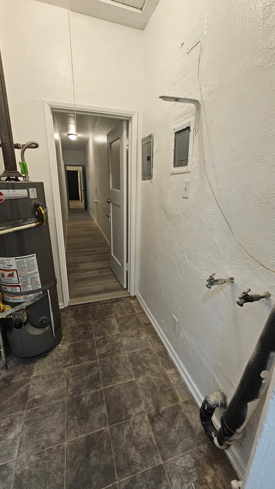 Building Photo - 1219 1/2 W 62nd St