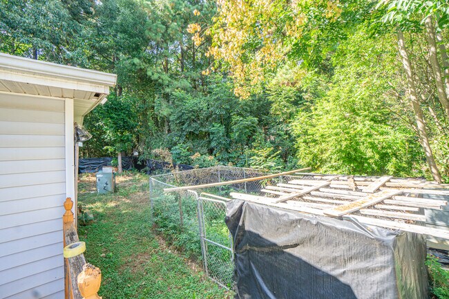 Building Photo - 3804 Denman Dr
