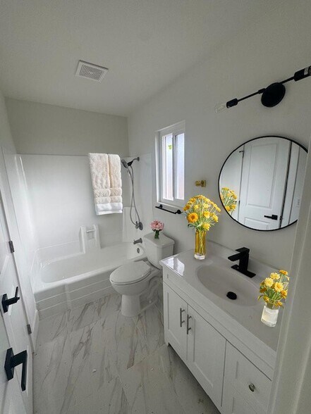 Building Photo - 10573 Torrington Cir