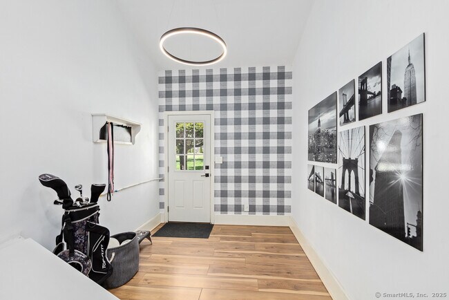 Building Photo - 73 Coachlamp Ln