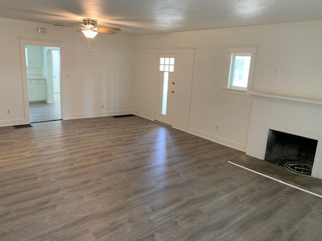 Living room - 1696 Felicita Ct