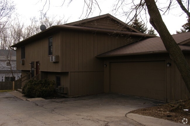 Primary Photo - 217-225 W Winchester Rd