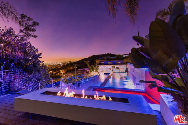 Building Photo - 6425 Weidlake Dr